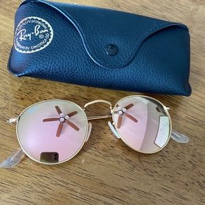 Ray-Ban round flat lenses